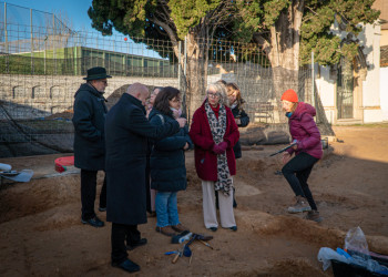 La intervenció arqueològica a la fossa comuna del Cementiri Vell d'Abrera avança segons el calendari previst