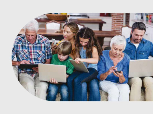 Taller gratuït per ajudar les famílies a gestionar l’ús de pantalles entre adolescents, els dimecres 8 i 22 d'abril a l'Espai La Galàxia