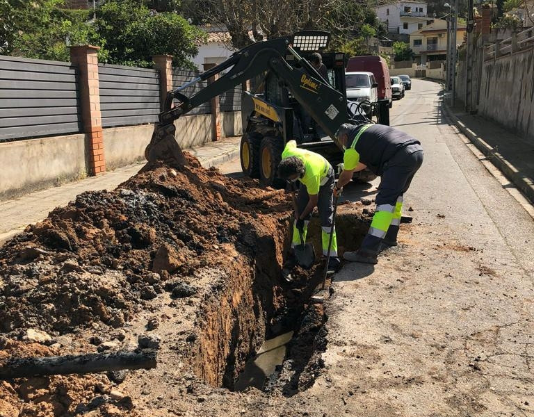 Obres de reparació carrer Pintor Rivera d'Abrera 01