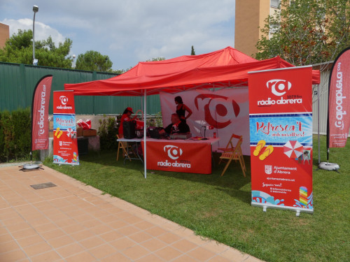 Gran èxit de participació al primer programa del "Viu l'Estiu" de Ràdio Abrera en directe des de la Piscina Municipal d'Estiu