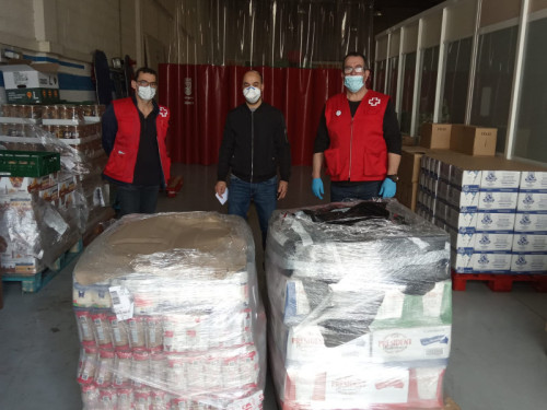 La Comunitat Islàmica d'Abrera dona uns 500 quilos de productes bàsics pel Banc d'Aliments del nostre municipi