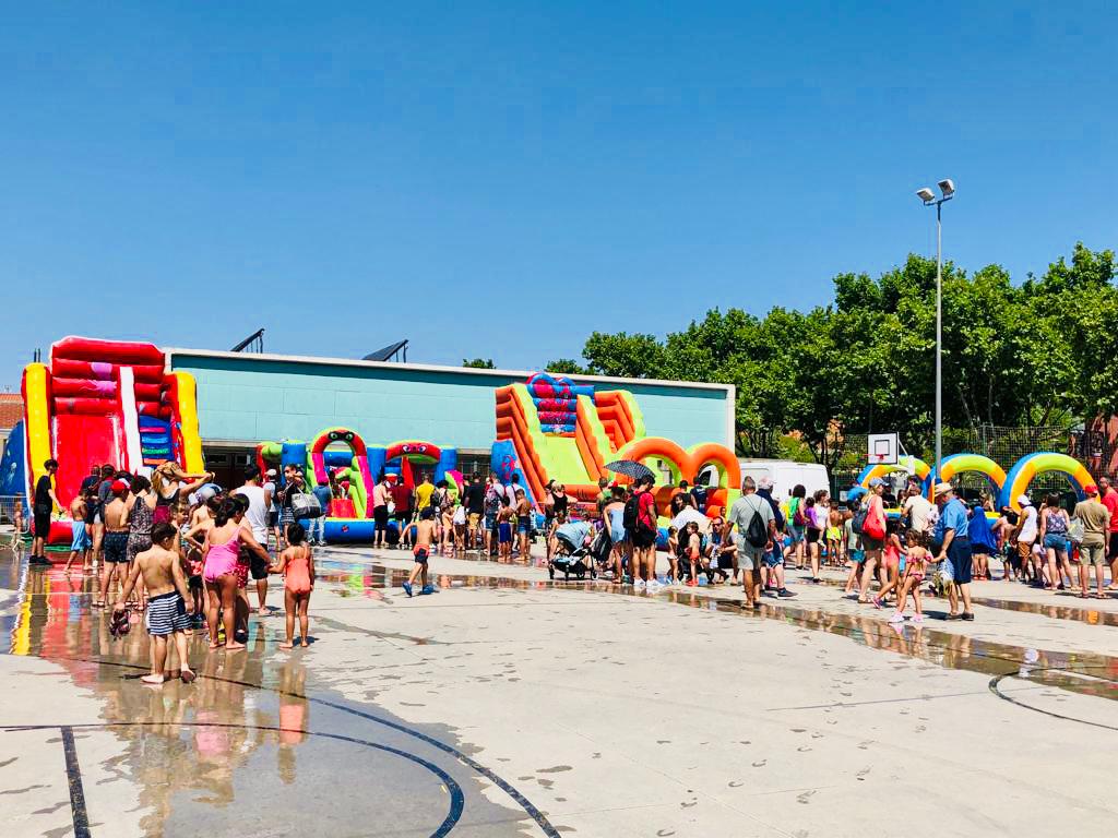 Festa Major 2022: inflables i jocs d'aigua al pati de l'Escola Ernest Lluch