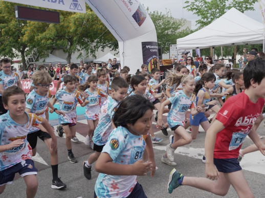 Gaudim, un any més, de la Cursa Abrera Corre D9, una de les fites esportives més important del nostre calendari que ha tornat a ser solidària, i la 4a Marxa Bressol