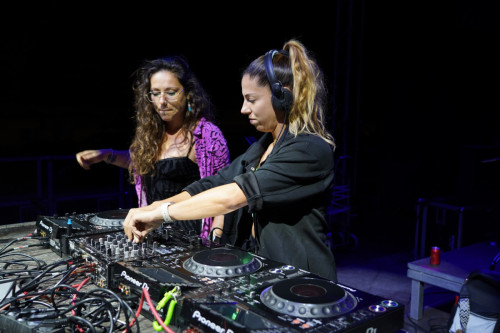 Festa Major Jove d'Abrera 2023: Actuació de les Dj Lia i Evelyn
