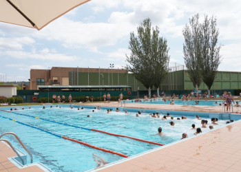 A Abrera, ens mullem per l’esclerosi múltiple amb salts conjunts a la Piscina Municipal d'Estiu!