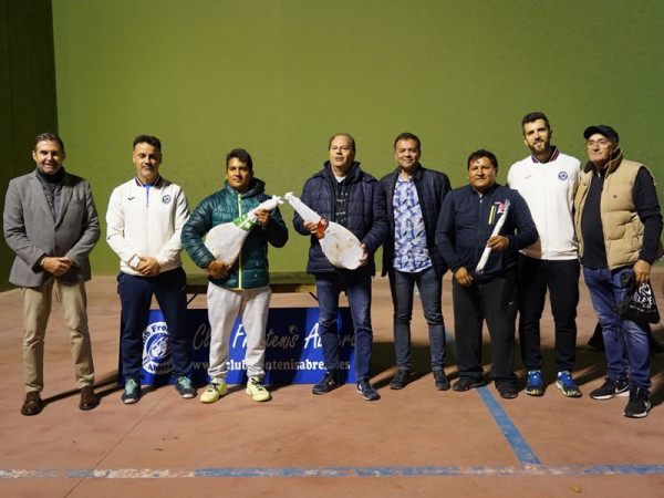 El Club Frontenis Abrera celebra l’Open Jamón Abrera 2023, amb 65 parelles de jugadors i jugadores