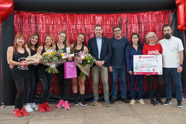 L’entitat Vive y Baila d'Abrera celebra el seu 10è aniversari amb una festa solidària i recull prop de 6.500 euros a favor de l'entitat Llerre By Jordi