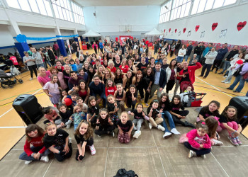 L’entitat Vive y Baila d'Abrera celebra el seu 10è aniversari amb una festa solidària i recull prop de 6.500 euros a favor de l'entitat Llerre By Jordi