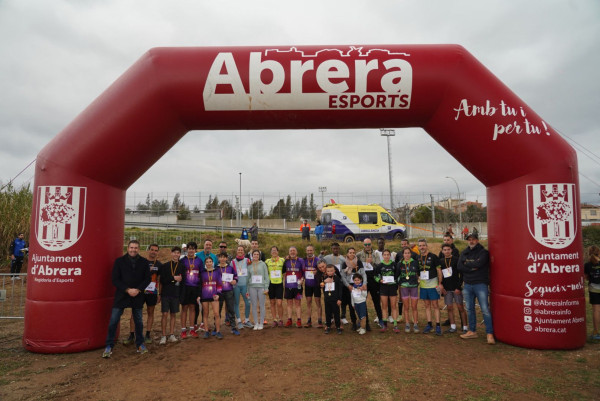 Abrera amb l'esport! Èxit del 3r Cros Local d'Abrera i 4rt Cros Comarcal Escolar del curs 2024-2025 i la cursa solidària celebrats aquest dissabte 8 de febrer a l'avida. de Sant Hilari