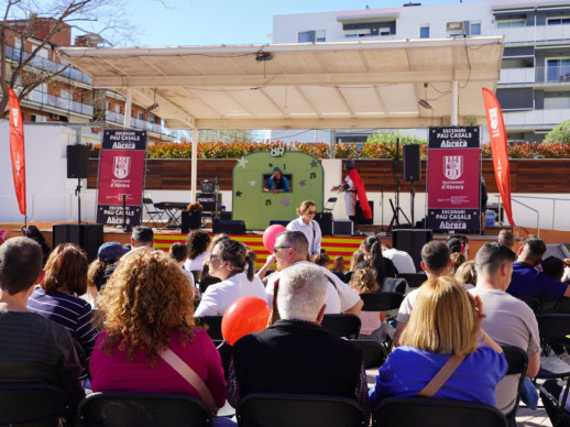 Tornem a gaudir de la diada de Sant Jordi a Abrera, amb autores i autors locals, concursos literaris, fira, lectures i moltes activitats per a tothom!