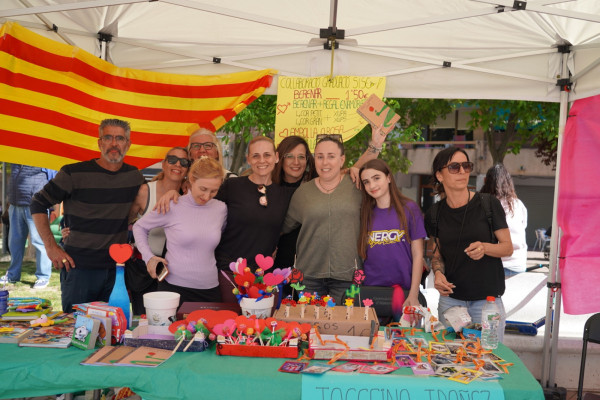 Tornem a gaudir de la diada de Sant Jordi a Abrera, amb autores i autors locals, concursos literaris, fira, lectures i moltes activitats per a tothom!