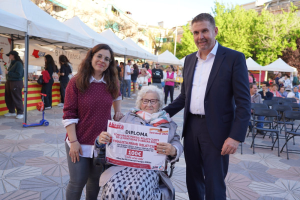 Tornem a gaudir de la diada de Sant Jordi a Abrera, amb autores i autors locals, concursos literaris, fira, lectures i moltes activitats per a tothom!