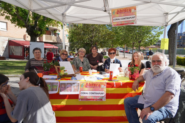 Tornem a gaudir de la diada de Sant Jordi a Abrera, amb autores i autors locals, concursos literaris, fira, lectures i moltes activitats per a tothom!