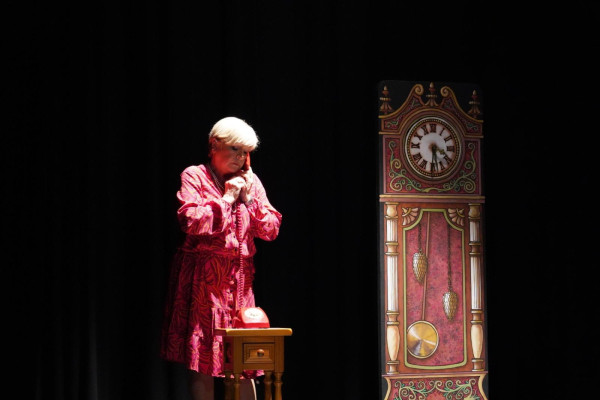 Gaudim de la cloenda del 27è Concurs de Teatre Amateur Vila d’Abrera, amb el lliurament de premis i l'actuació del Grup Escènic Illets d'Abrera, fora de concurs