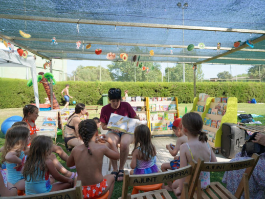 FESTA MAJOR 2025: Contes amb bombolles a la Bibliopiscina