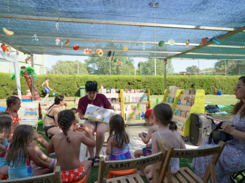 FESTA MAJOR 2025: Contes amb bombolles a la Bibliopiscina