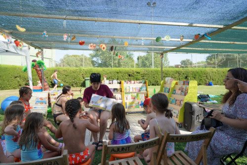 FESTA MAJOR 2025: Contes amb bombolles a la Bibliopiscina