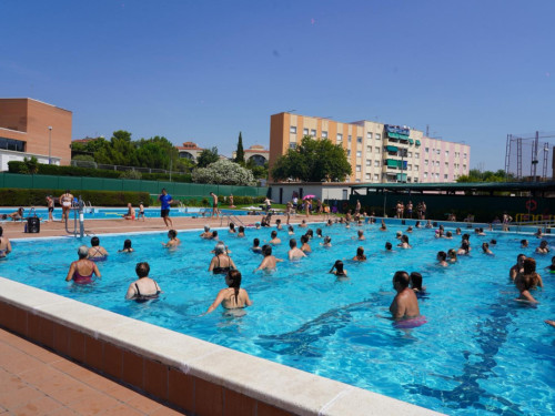 Gran èxit d'assistència i participació al 'Mulla't per l'esclerosi múltiple 2025' que ha tingut lloc el diumenge 6 de juliol a la Piscina Municipal d'Estiu!