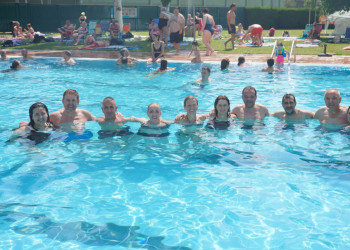 Gran èxit d'assistència i participació al 'Mulla't per l'esclerosi múltiple 2025' que ha tingut lloc el diumenge 6 de juliol a la Piscina Municipal d'Estiu!