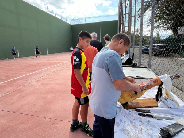 El Club Frontenis Abrera celebra un any més l’Open del pernil Abrera 2025, amb un total de 74 participants