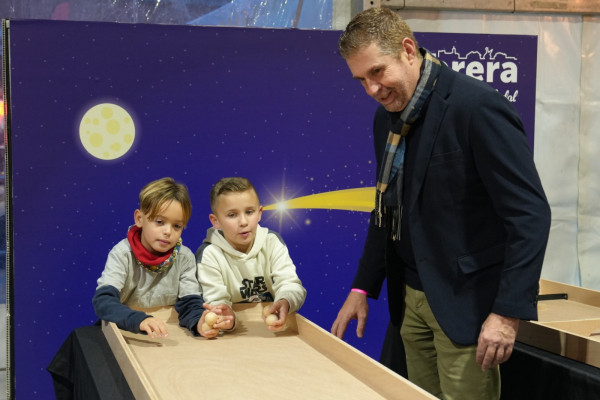 Divendres 19 de desembre vam inaugurar el Parc de Nadal d'enguany, que romandrà obert fins al dimecres 7 de gener inclòs, amb la Carpa Diverespai, el Tobogan Gegant i activitats per a tothom