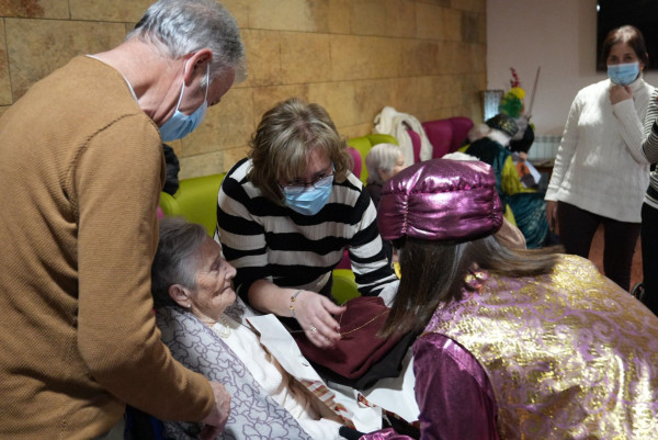 La il·lusió del Nadal es viu a Abrera! Gaudim, un any més, de la Cavalcada de Ses Majestats els Reis Mags de l'Orient, que va omplir els carrers del nostre municipi de màgia, llum i color!