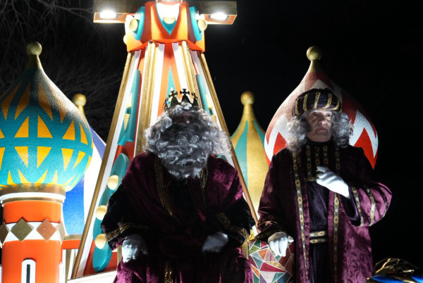 La il·lusió del Nadal es viu a Abrera! Gaudim, un any més, de la Cavalcada de Ses Majestats els Reis Mags de l'Orient, que va omplir els carrers del nostre municipi de màgia, llum i color!