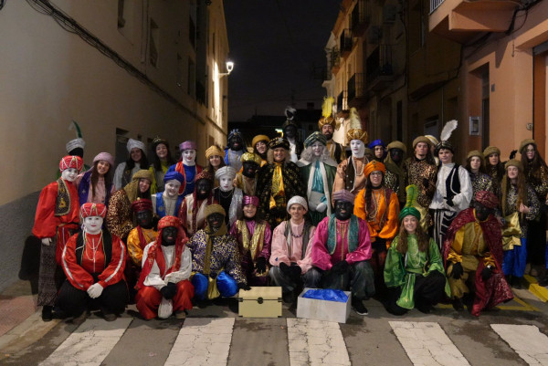La il·lusió del Nadal es viu a Abrera! Gaudim, un any més, de la Cavalcada de Ses Majestats els Reis Mags de l'Orient, que va omplir els carrers del nostre municipi de màgia, llum i color!