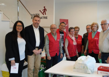 Gran èxit d'assistència a l'Operació Quilo, el darrer Festival Solidari del Grup de Teatre del Casal de la Gent Gran d'Abrera!