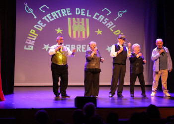 Gran èxit d'assistència a l'Operació Quilo, el darrer Festival Solidari del Grup de Teatre del Casal de la Gent Gran d'Abrera!