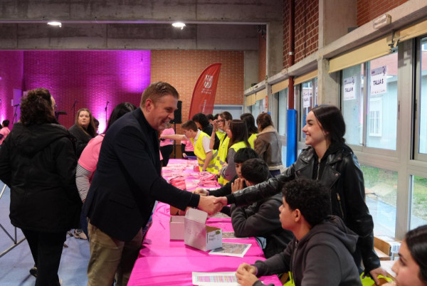 Abrera Municipi Feminista! Més de 300 persones han participat en la sisena Marxa Nocturna de la Dona a Abrera, amb el lema 'Juntes fem nostra la nit'
