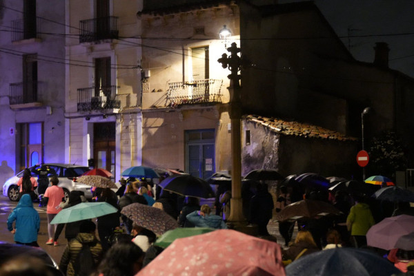 Abrera Municipi Feminista! Més de 300 persones han participat en la sisena Marxa Nocturna de la Dona a Abrera, amb el lema 'Juntes fem nostra la nit'