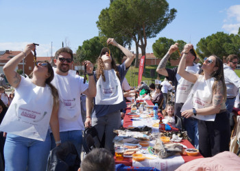 Gran èxit de participació en la 1a Calçotada Popular d’Abrera al Parc de Can Morral!