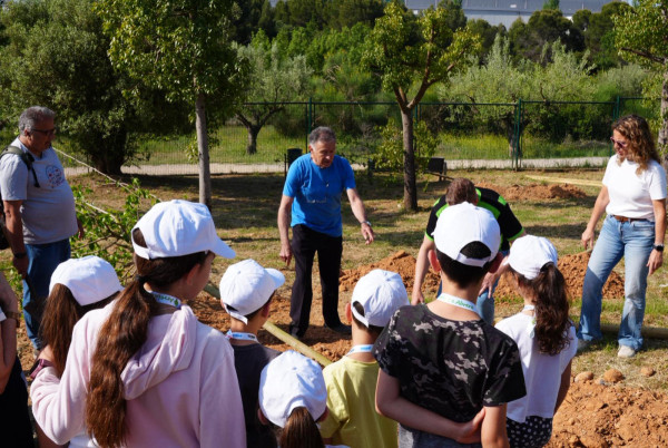 Arrela't a Abrera! Impulsem una jornada participativa de reforestació amb l'alumnat de l'Escola Francesc Platón i Sartí, l'empresa Sesé, Eulen i l'Associació Naturalista ANDA