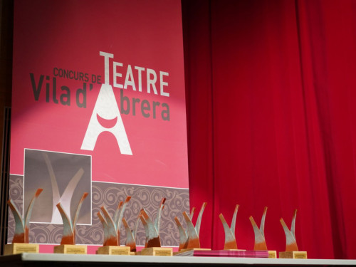 Celebrem la cloenda del 28è Concurs de Teatre Amateur Vila d’Abrera, amb l'obra 'Improchef' de la Companyia Inestable Ceretana de Teatre i l'entrega de premis!