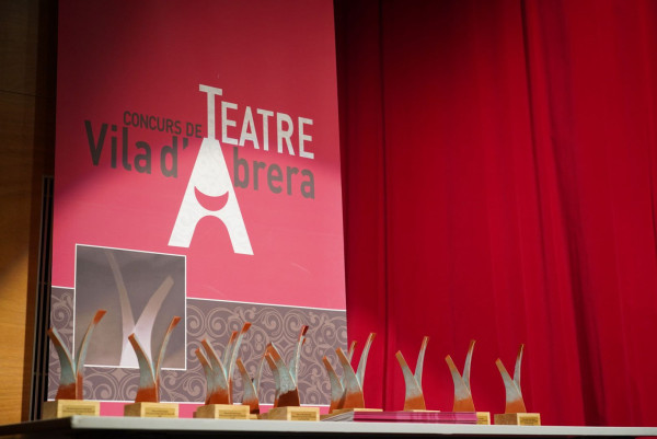 Celebrem la cloenda del 28è Concurs de Teatre Amateur Vila d’Abrera, amb l'obra 'Improchef' de la Companyia Inestable Ceretana de Teatre i l'entrega de premis!