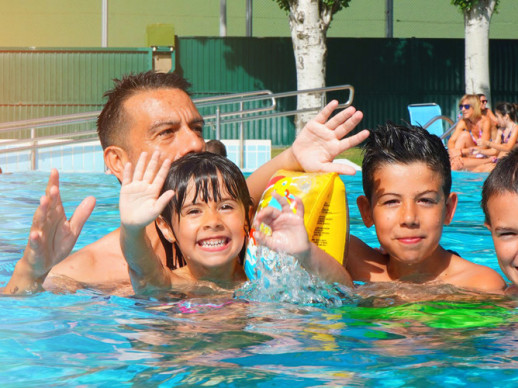 Gaudim de la Piscina Municipal d'Estiu!