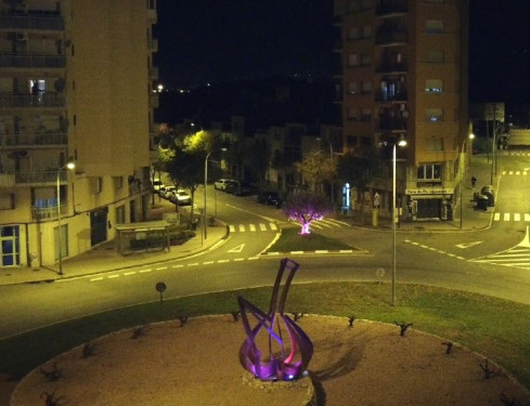 Abrera s’il·lumina de violeta en el mes en que es commemora el Dia Internacional contra la violència masclista