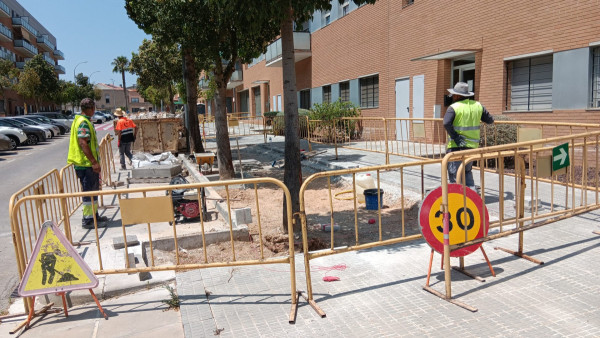 A Abrera millorem el nostre espai públic! Continuem a bon ritme els treballs de reparació de voreres en alguns carrers del barri del Rebato d'Abrera