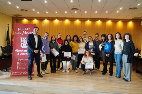 A Abrera apostem per la formació! Lliurem els diplomes acreditatius a l'alumnat de diversos cursos del Departament de Promoció Econòmica. Vetllador/a escolar