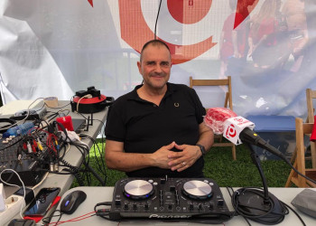 Ràdio Abrera a la Piscina Municipal d’Estiu! Dimecres 20 de juliol de 2022 ens hem divertit amb l'emissió en directe de "El Top" amb música, jocs i regals i la col·laboració de #Big Friday On Air i la Bibliopiscina!
