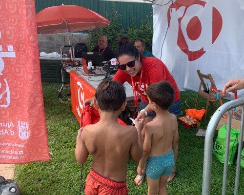 Ràdio a Abrera a la Piscina Municipal d’Estiu! Dimecres 27 de juliol de 2022 ens hem divertit amb l'emissió en directe de 