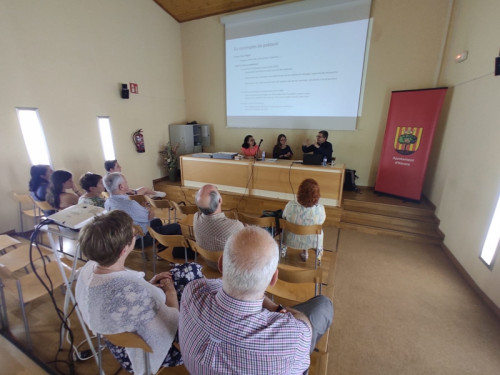 La Casa de Cultura d'Abrera ha acollit una xerrada sobre el padró històric d'Abrera