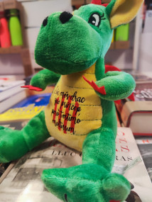 Libreria i Papeleria Abrera - Exposició d'estampació de fundes de llibres i dracs de Sant Jordi