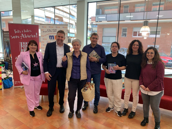 Tornem a gaudir de la diada de Sant Jordi a Abrera, amb autores i autors locals, concursos literaris, fira, lectures i moltes activitats per a tothom!