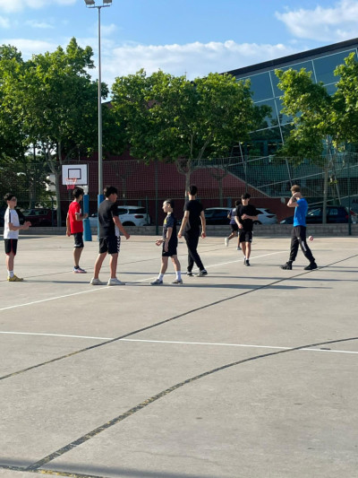 Abrera amb l'esport! Gaudim de l'esport a l'aire lliure amb les Jornades Esportives per a Joves d'Abrera!