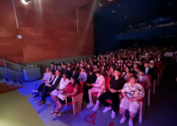 L'alumnat de 2n de batxillerat de l'Institut Voltrera d'Abrera clou el curs 2024-2025 amb la seva festa de graduació, la presentació dels Treballs de Recerca i les proves d'accés a la universitat