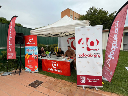 Ràdio Abrera a la Piscina: Dimecres 9 de juliol de 2025: Gaudim amb l'Associació Cultural de balls de saló Pas a Pas