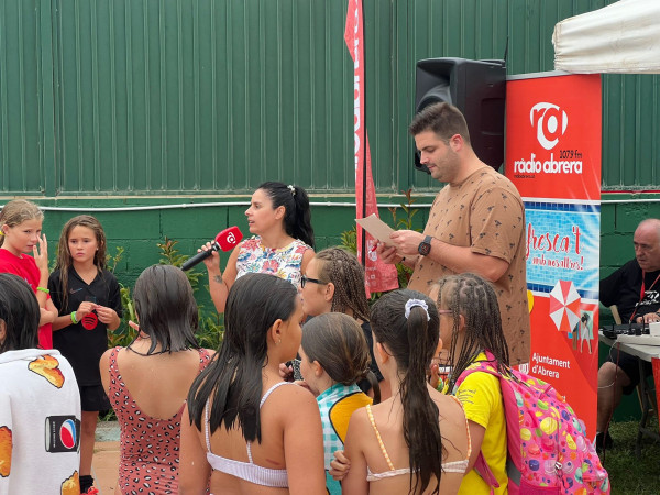 Ràdio Abrera a la Piscina: Dimecres 9 de juliol de 2025: Gaudim amb l'Associació Cultural de balls de saló Pas a Pas