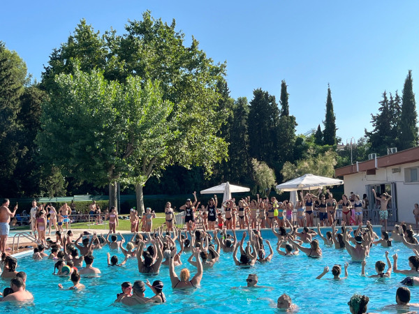 Ràdio Abrera a la Piscina: Dimecres 16 de juliol de 2025: Gaudim amb l'entitat Vive y Baila